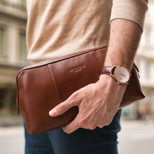 Keep your bathroom essentials secure with the Arsante toilet bag.