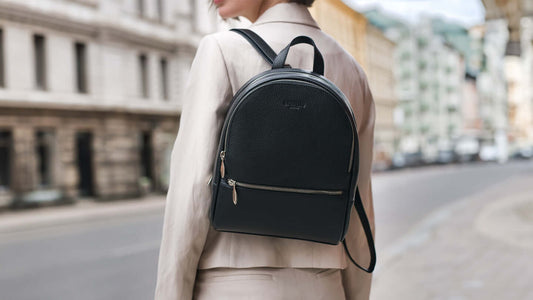Luxury Leather Bags for Women: A Blend of Elegance and Practicality